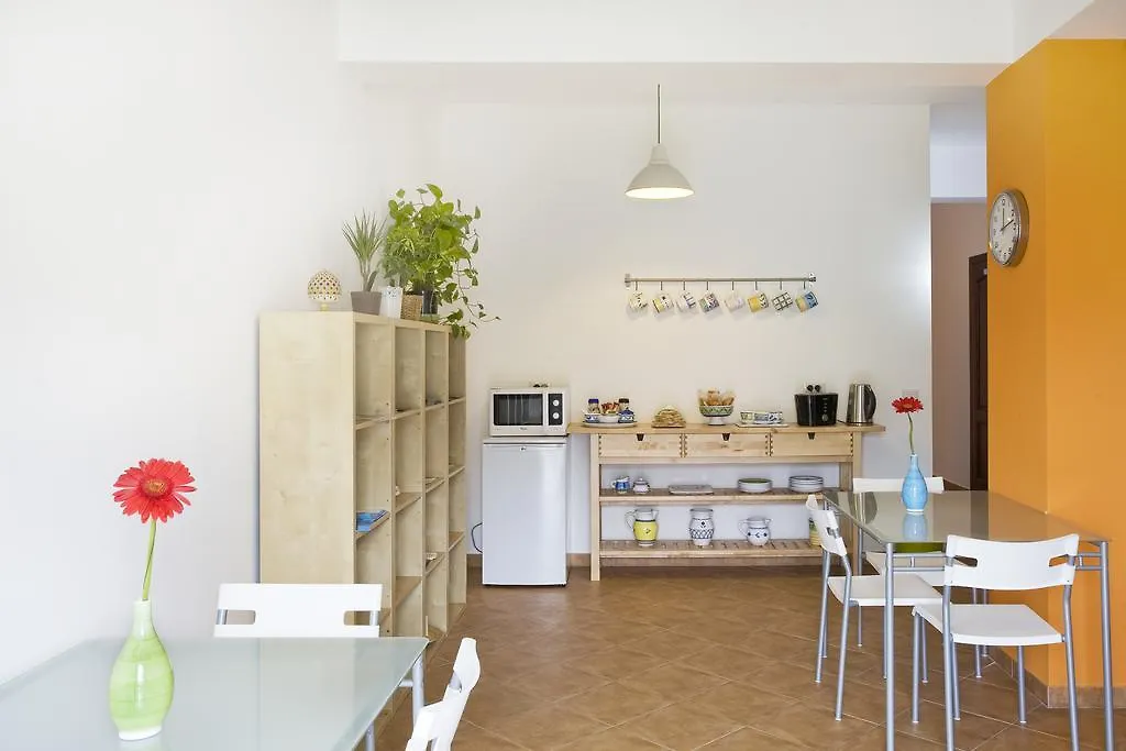 B&B La Gatta Bianca Oliveri 0*,  Ιταλία