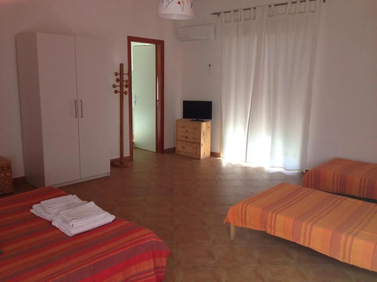 B&B La Gatta Bianca Oliveri 0*,  Ιταλία